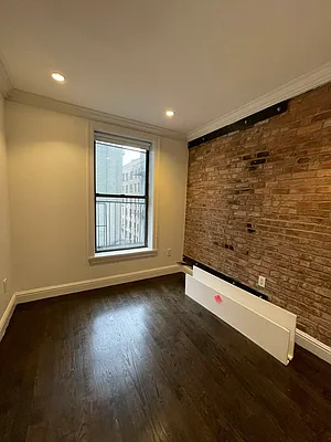 Rented by Jonis Realty | media 25