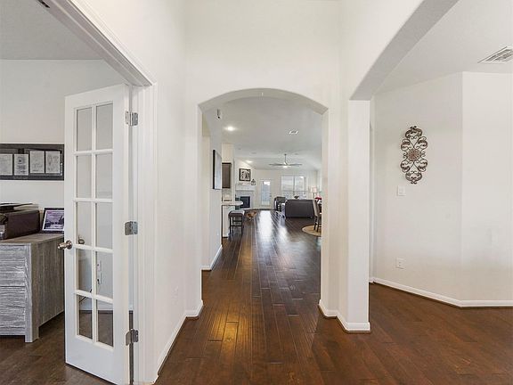 3rd image of 31119 Yellow Dawn Ln