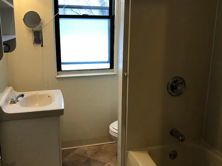 70 Pasadena St — Photo 19