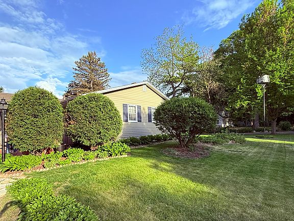 3rd image of 18660 Lake Ave