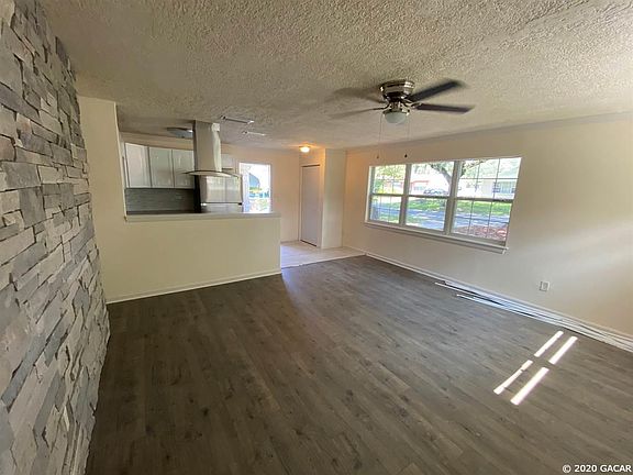3rd image of 1641 SE 12th Pl