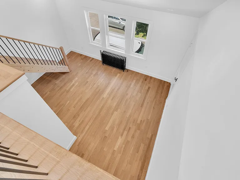 949 Hancock St #4 — Photo 10