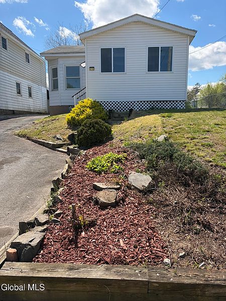 2nd image of 418 Eleventh Street