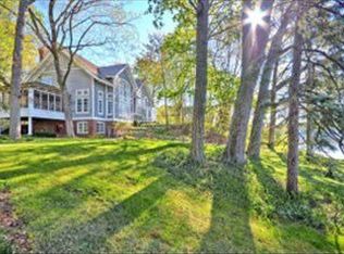 4525 N Hewitts Point Rd, Village Of Oconomowoc Lake, WI 53066