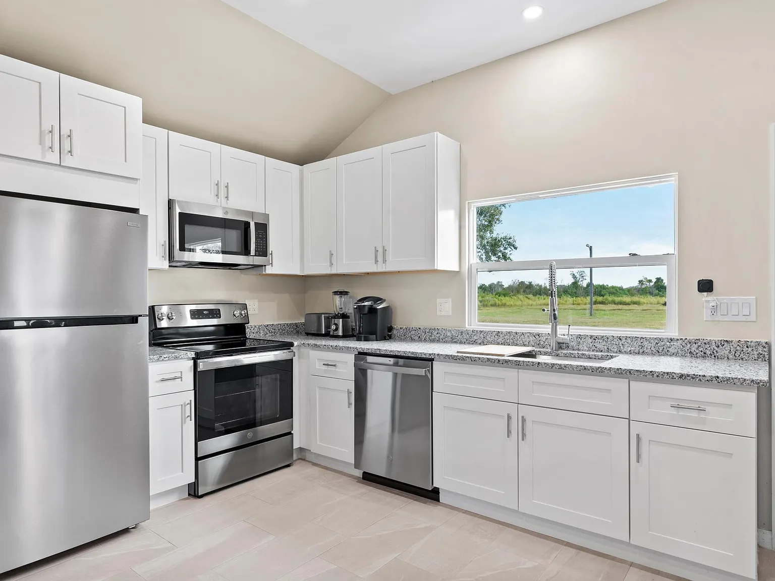 1727 E Manasota Beach Rd — Photo 2