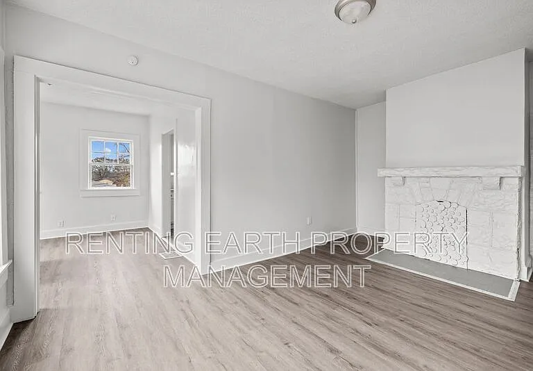 612 12th St W — Photo 16