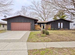 1909 Moraine Dr, Champaign, IL