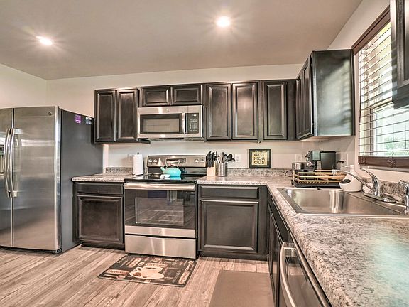 3rd image of 3619 Brookway Dr