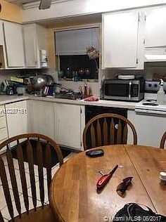 1st image of 5024 SW 40th Ave