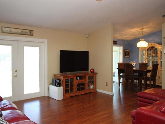 Family room/Dining room