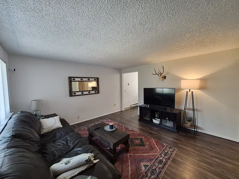 1214 S Hanson Ave #1214 — Photo 5