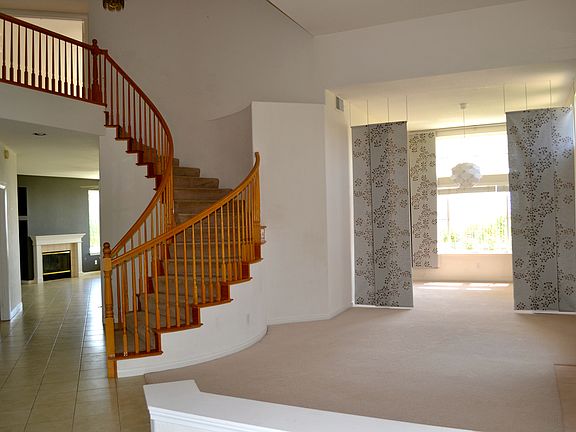 Airy, Open Floor Plan