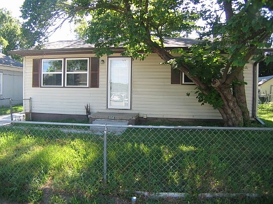 1st image of 404 S Hazel St