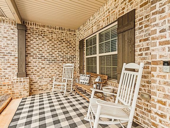 4th image of 117 Berwick Cir
