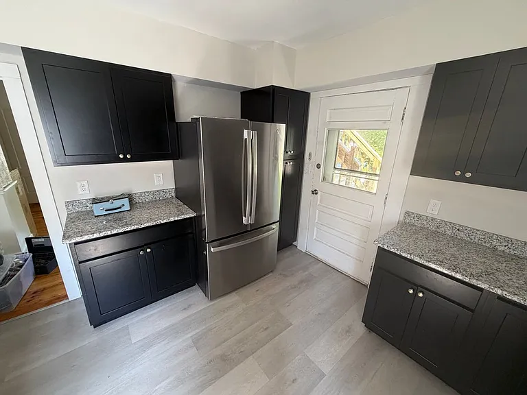323 Main St #B — Photo 5