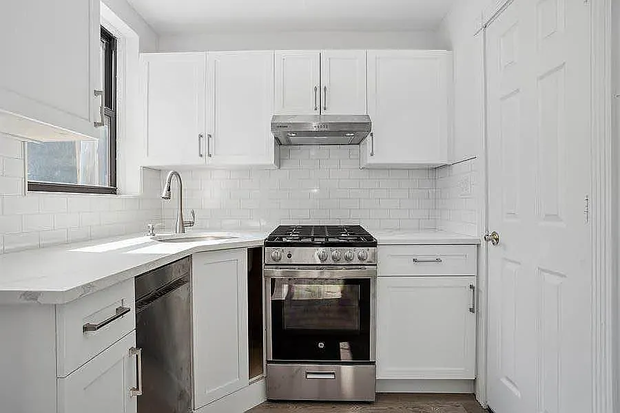 211 5th Ave #1