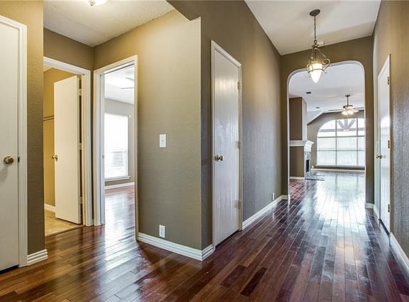 5th image of 708 Lake Bridge Dr