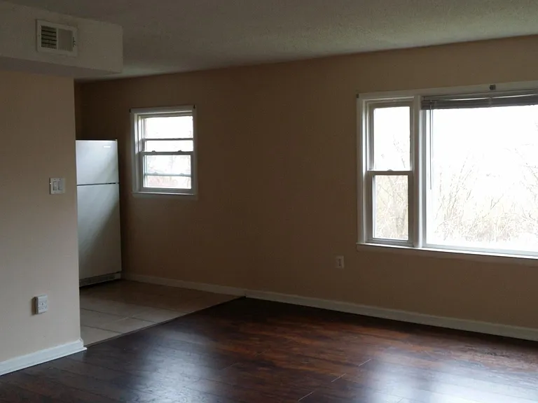 9207 Douglas St #210 — Photo 6