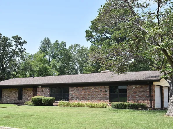 701 Cypress Rd, Starkville, MS 39759