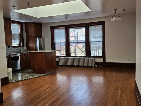 244 Vanderbilt Avenue image 1 of 9