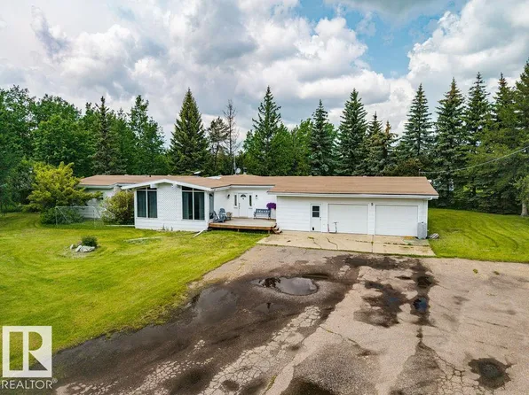 21530 Wye Rd, Strathcona County, AB T8E 2J2