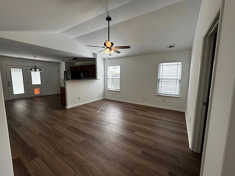 115 Fox Glen Ct — Photo 10