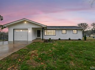 67 Strecker Rd, Ballwin, MO 63011