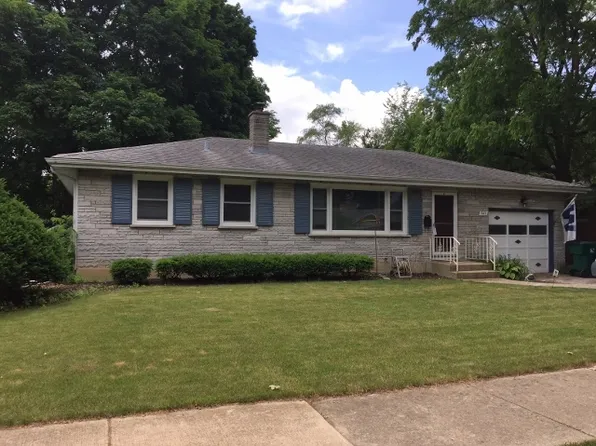 747 Cutler St, St Charles, IL 60174