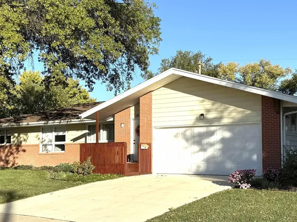 1828 William Dr, Beatrice, NE 68310
