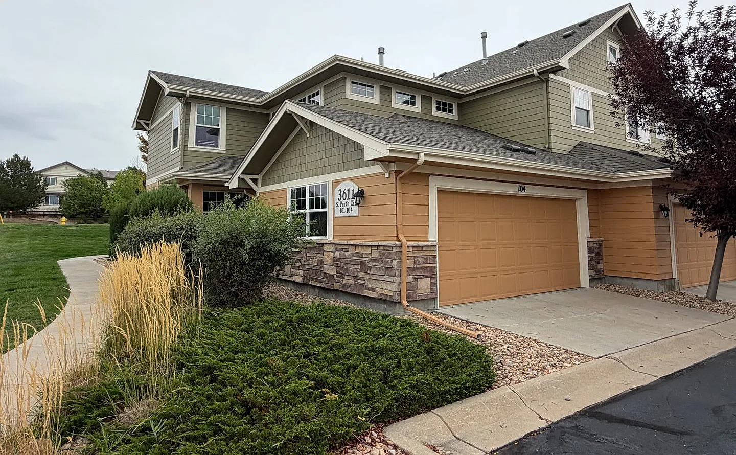 Panoramic Mountain & Downtown Views | Open Space Privacy | Luxury 2-Suite Townhome — Photo 1