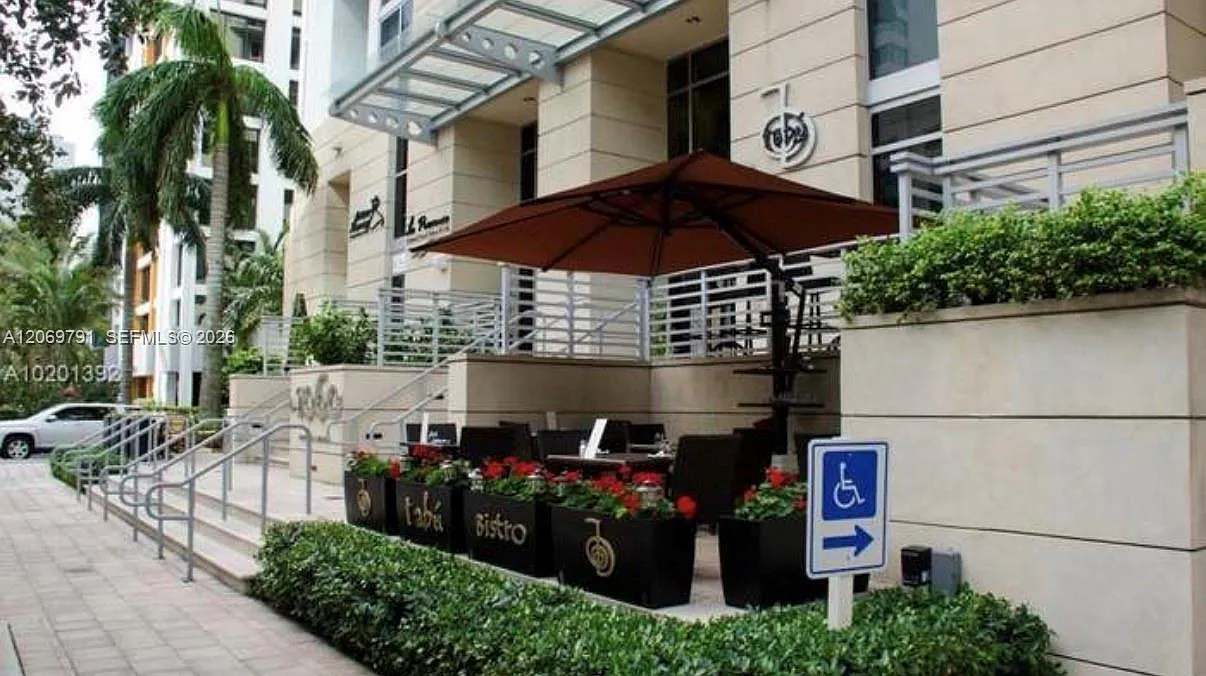 1060 Brickell Condo — Photo 2
