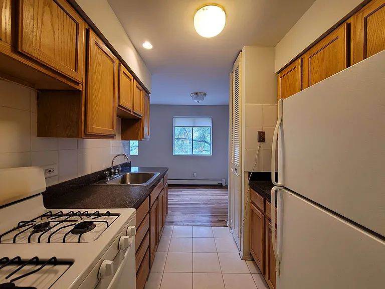6825 N. Sheridan Rd — Photo 7