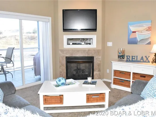 151 Upper Monarch Cove Dr #1B, Lake Ozark, MO 65049