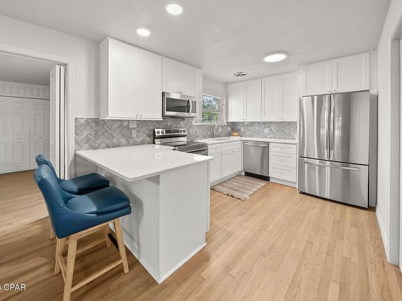 2nd image of 301 Bunkers Cove Rd