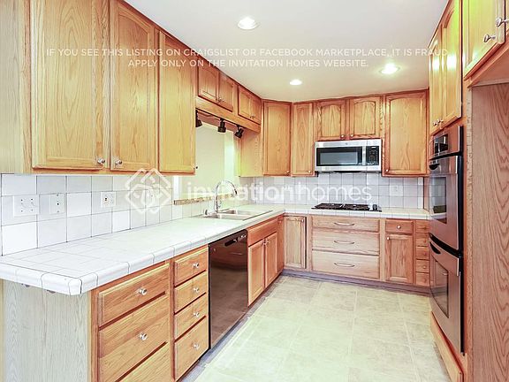 4th image of 16 La Cienega Pl