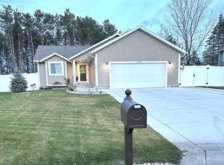 1157 Spruce Pt, Whitehall, MI