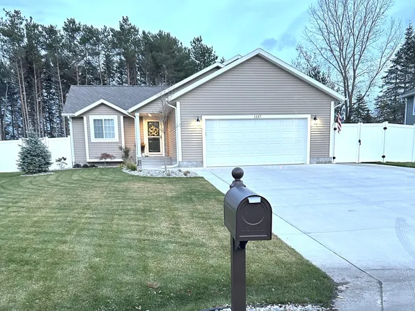 1157 Spruce Pt, Whitehall, MI 49461