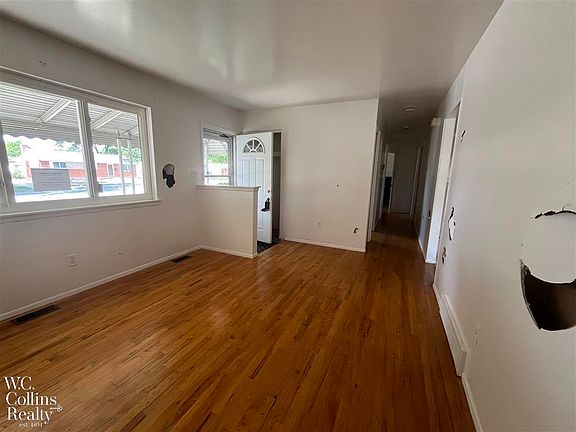 5th image of 40252 Hamilton Dr