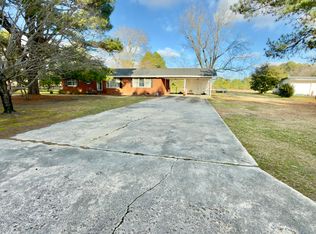 5271 Tobacco Rd, Orrum, NC 28369