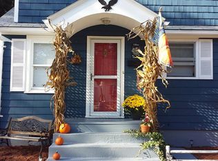 15 Carson Ave, Warwick, RI 02886