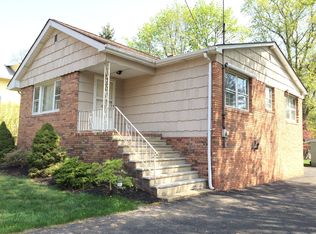 42 Highland Ave, Bridgewater, NJ 08807