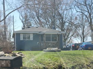 9333 Beechcrest Dr, White Lake, MI 48386