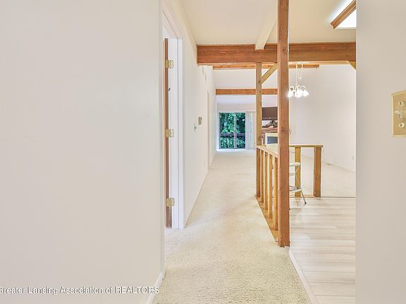 5th image of 7107 Medallion Dr