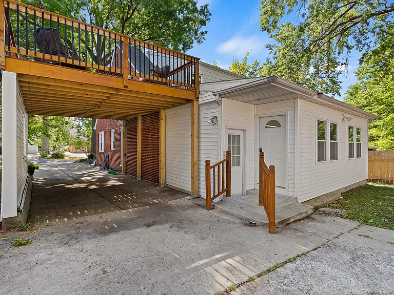 113 Crestmere Ave #201 — Photo 7