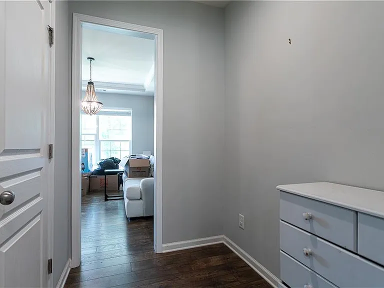 302 Pebblestone Ln — Photo 12