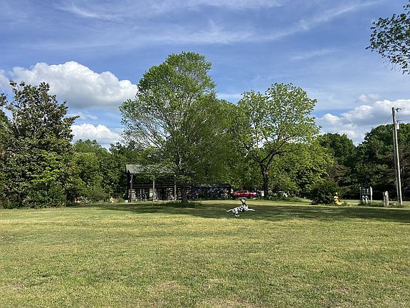 2nd image of 7139 Kingston Rd
