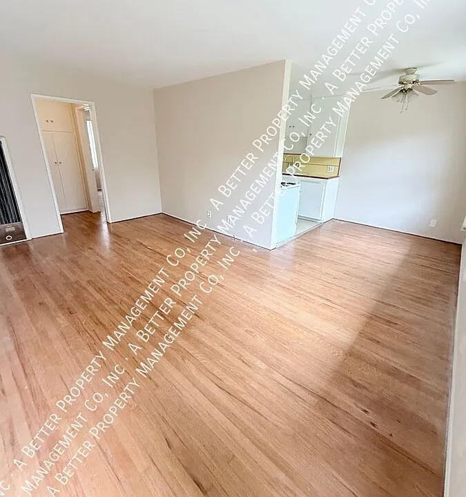 1135 E Appleton St #2