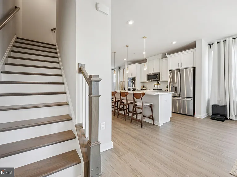 5601 Hyattsville Dr — Photo 32