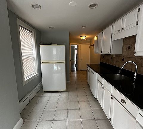 5th image of 1611 N Jackson St #1