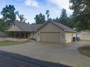 610 Harborview Dr, Nacogdoches, TX 75964